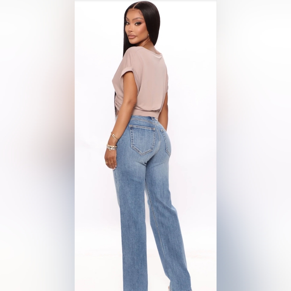 Stylish Fashion Nova Medium Wash Blue Straight Leg Jeans NWT - Picture 4 of 16